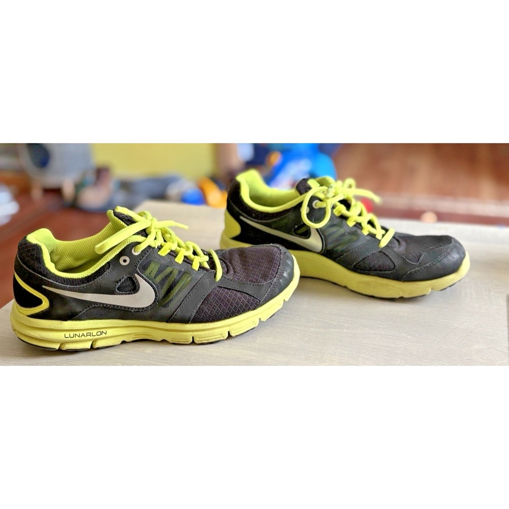 Pre-owned Nike Lunarforever2 youth size 7y sneakers Neon Green Black Grey Logo